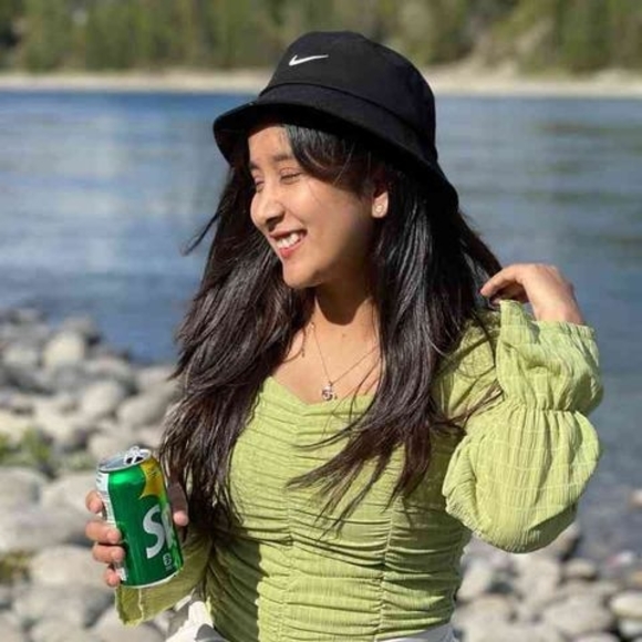 Meet your Posher, Anjila - Picture 1 of 1